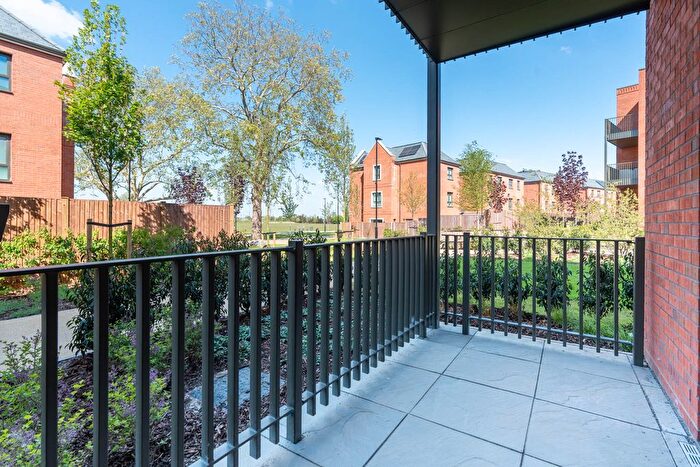 2 Bedroom Flat To Rent In Lapidge Drive, London, SW17