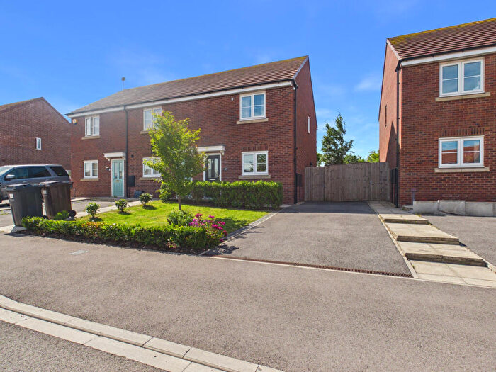 2 Bedroom End Of Terrace House For Sale In Waudby Way, Hull, HU9