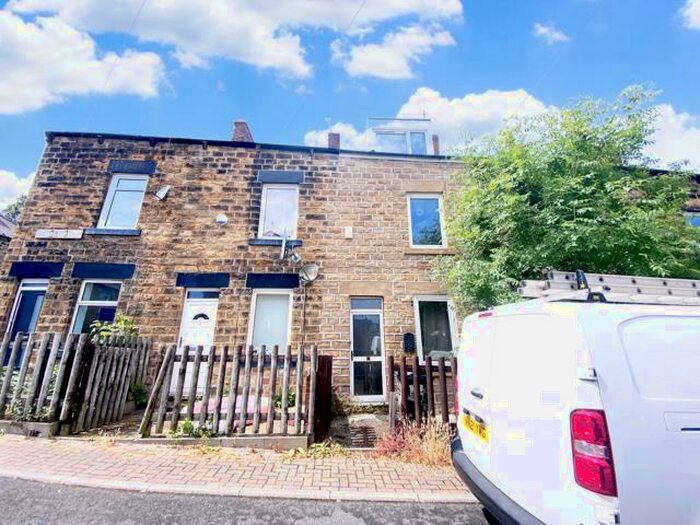 3 Bedroom Terraced House To Rent In Victor Terrace, Barnsley, S70