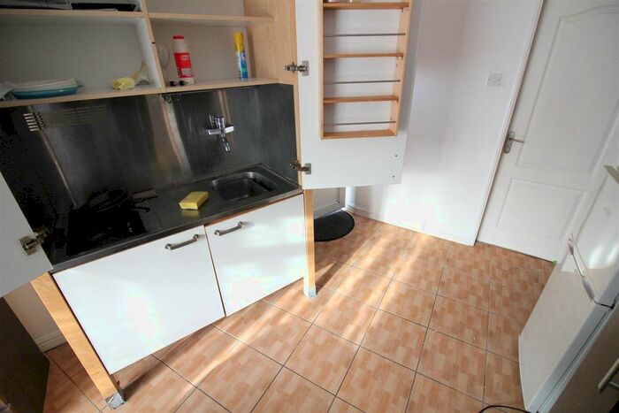 Studio To Rent In Collingwood Road, Hillingdon, Uxbridge, UB8