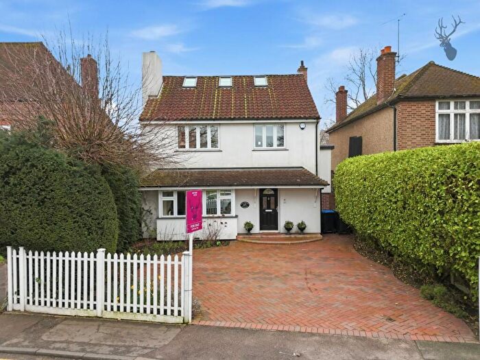 4 Bedroom Detached House For Sale In The Green, Theydon Bois, Epping, CM16