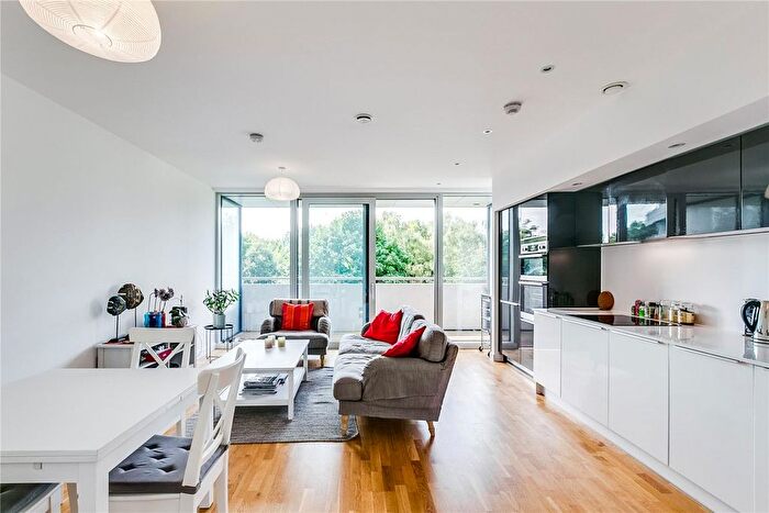 2 Bedroom Flat To Rent In Edmunds House, Chiswick, W4
