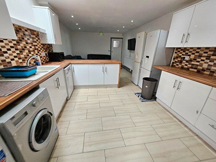 8 Bedroom Semi-Detached House To Rent In Bournbrook Road, Birmingham, B29