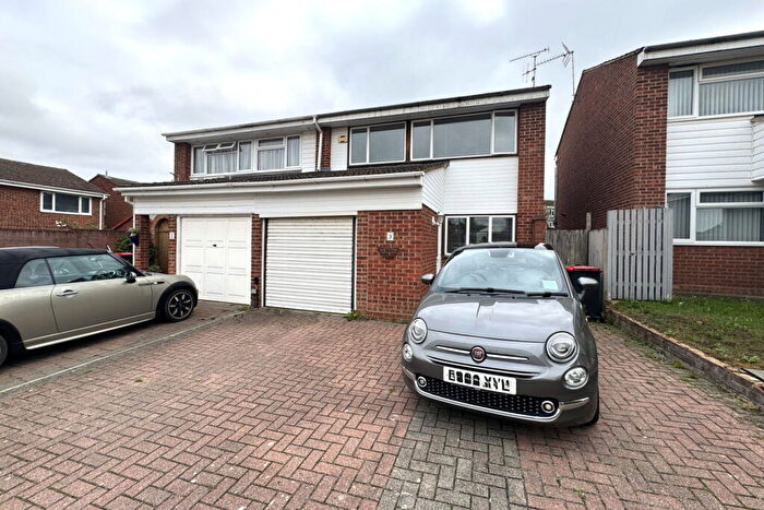 3 Bedroom Semi-Detached House For Sale In Blake Drive, Braintree, Essex, CM7