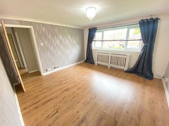 2 Bedroom Flat To Rent In Malvern Way, Hemel Hempstead, HP2