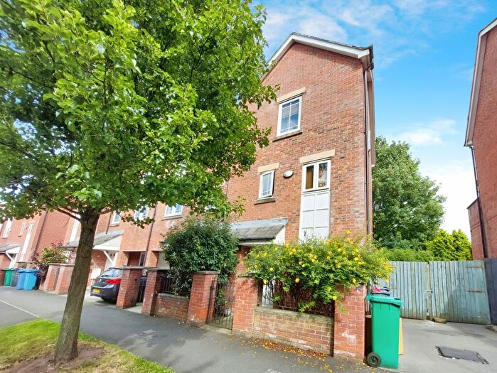 4 Bedroom Semi-Detached House To Rent In Drayton Street, Hulme, Manchester, M15