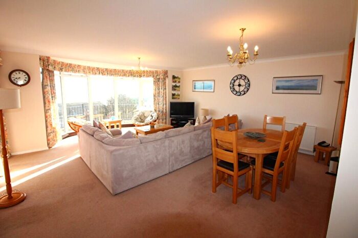 3 Bedroom Flat To Rent In St. Johns Road, Eastbourne, East Sussex, BN20