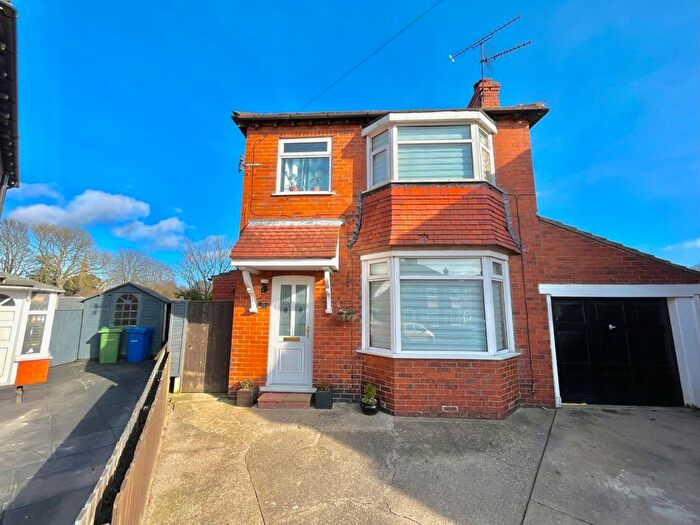3 Bedroom Detached House For Sale In Bed Detached House, St. Anthony Road, Bridlington, YO16