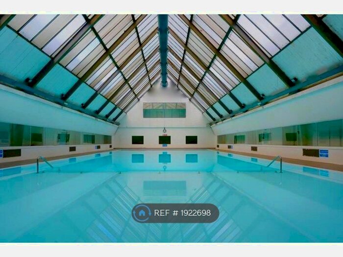 2 Bedroom Flat To Rent In Frobisher Place, London, SE15