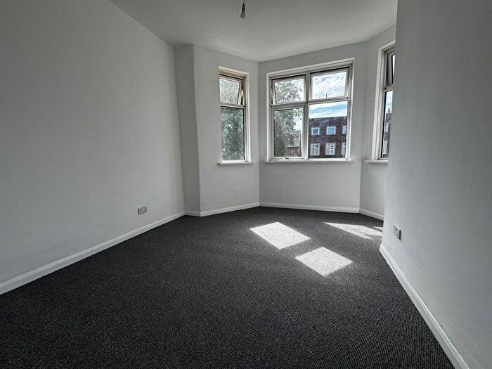 3 Bedroom Flat To Rent In Athertin Lodge, Romford Road, Forest Gate, E7