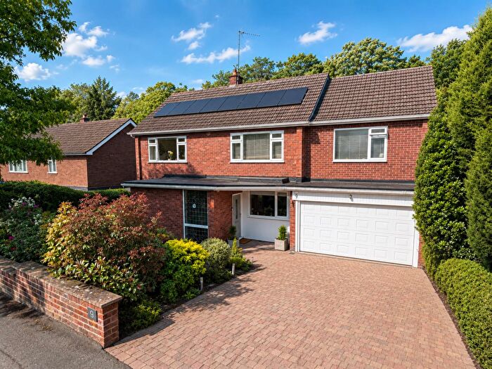 5 Bedroom Detached House For Sale In Blacklow Road, Warwick, CV34