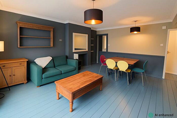 2 Bedroom Flat To Rent In Lansdowne Way, Stockwell, SW8