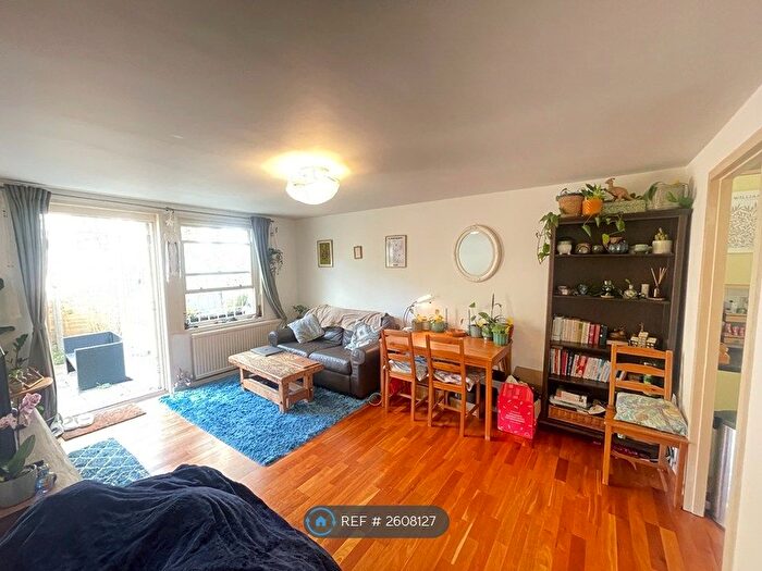 1 Bedroom Flat To Rent In Hullbridge Mews, London, N1
