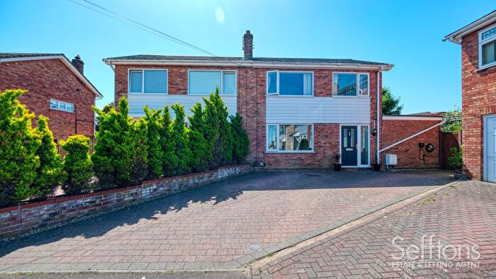 3 Bedroom Semi-Detached House For Sale In Dugard Avenue, Norwich, Norfolk, NR1