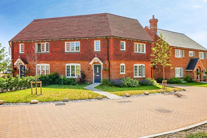 3 Bedroom Semi Detached House For Sale In Anning Way, Didcot, OX11
