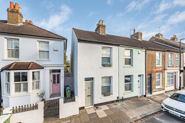 2 Bedroom End Of Terrace House For Sale In Albert Road, Bexley, DA5