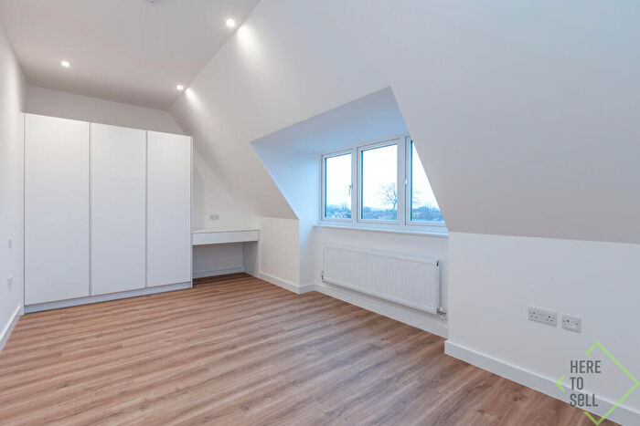 1 Bedroom Flat To Rent In Solent Lodge, Green Lanes, Palmers Green, London, N13