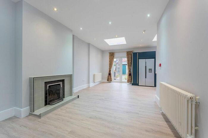 5 Bedroom Property To Rent In Boileau Road, Ealing, London W5