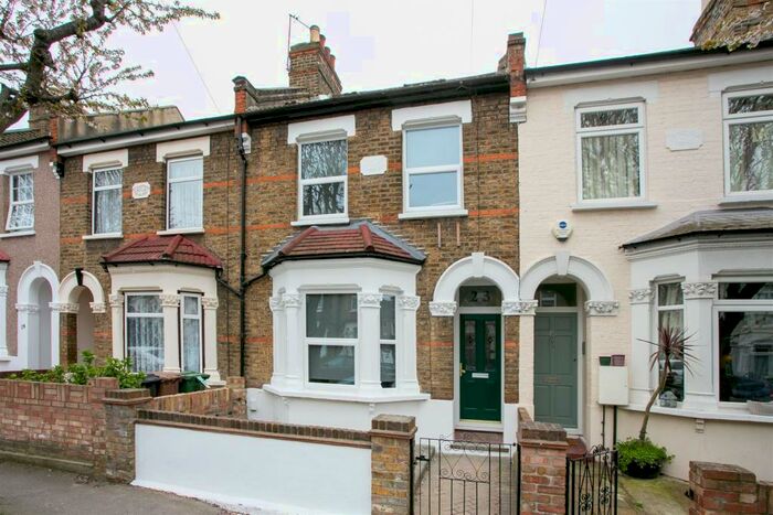 Studio To Rent In Chestnut Avenue North, Walthamstow, E17