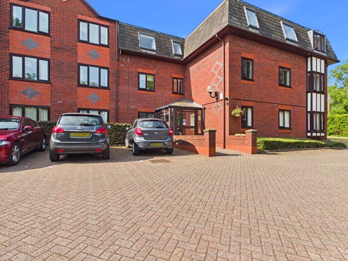2 Bedroom Flat For Sale In Black Moss Lane, Hillside Court Black Moss Lane, L39