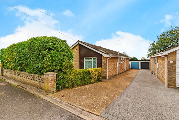 3 Bedroom Detached Bungalow For Sale In Tor Road, Peacehaven, BN10