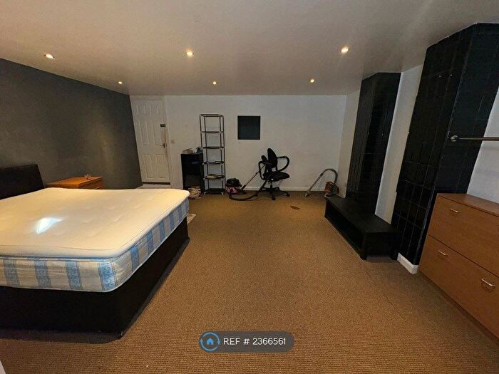 5 Bedroom Terraced House To Rent In Savile Road, Leeds, LS7