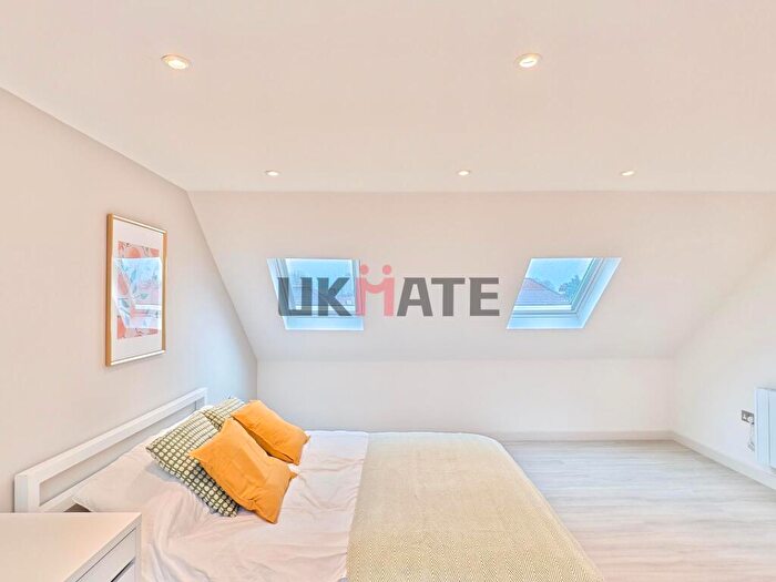 1 Bedroom Flat To Rent In Bisson Road, E15