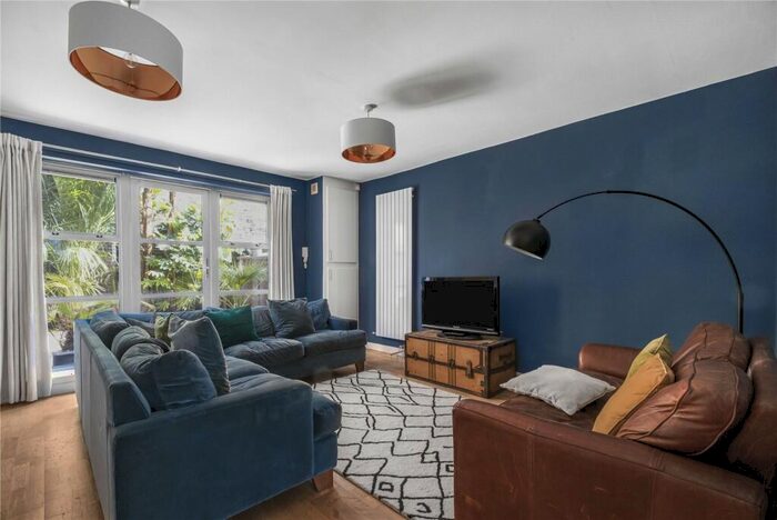 3 Bedroom Terraced House To Rent In Ramsgate Street, London, E8