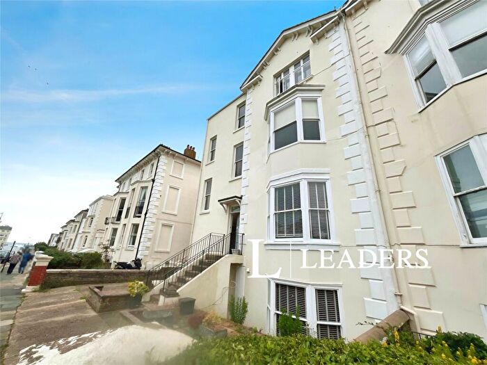 3 Bedroom Flat To Rent In Medina Villas, Hove, Hove, BN3