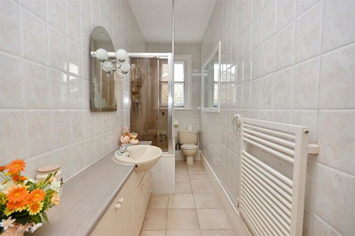 2 Bedroom Flat For Sale In Devonshire Place, Eastbourne, BN21