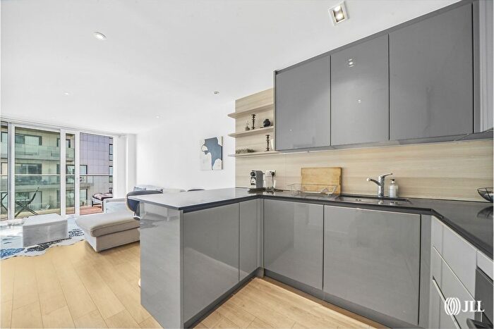 1 Bedroom Flat For Sale In City View Apartments, Devan Grove, N4