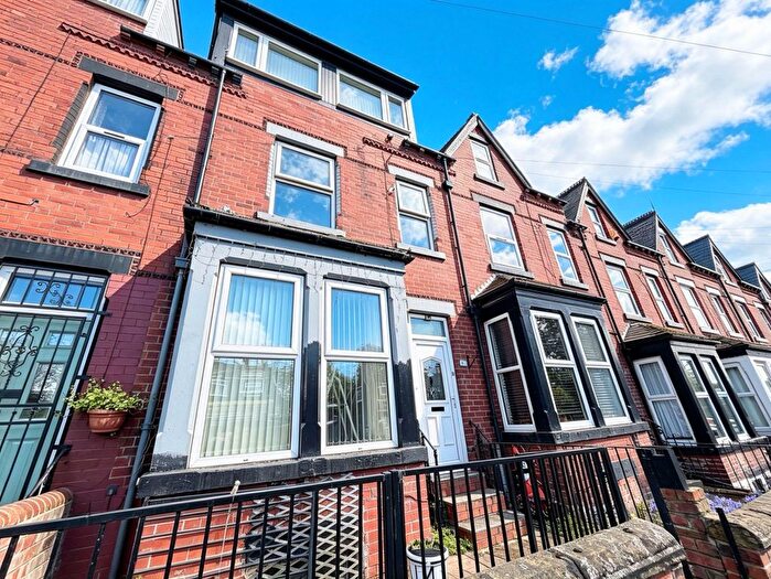 4 Bedroom Terraced House To Rent In Colenso Mount, Odq, LS11