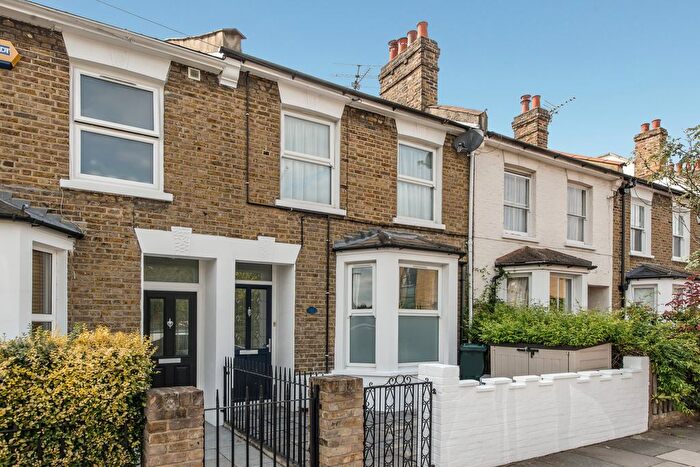 3 Bedroom Detached House To Rent In Russell Road, Wimbledon, London, SW19