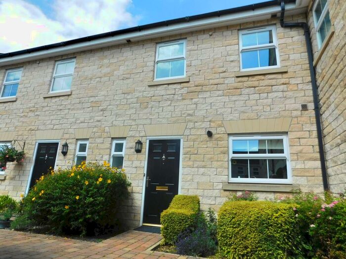 3 Bedroom Town House To Rent In Lakeside Approach, Barkston Ash, Tadcaster, LS24