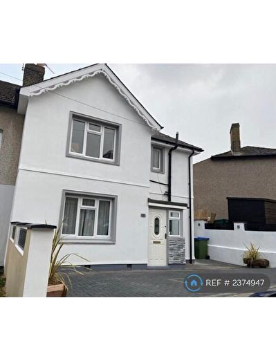 3 Bedroom Semi-Detached House To Rent In Roberts Road, Belvedere London, DA17