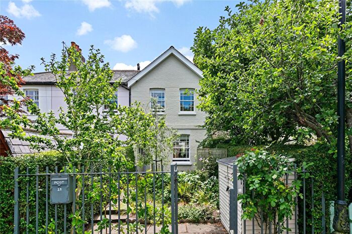 2 Bedroom Detached House For Sale In Elizabeth Cottages, Kew, Surrey, TW9