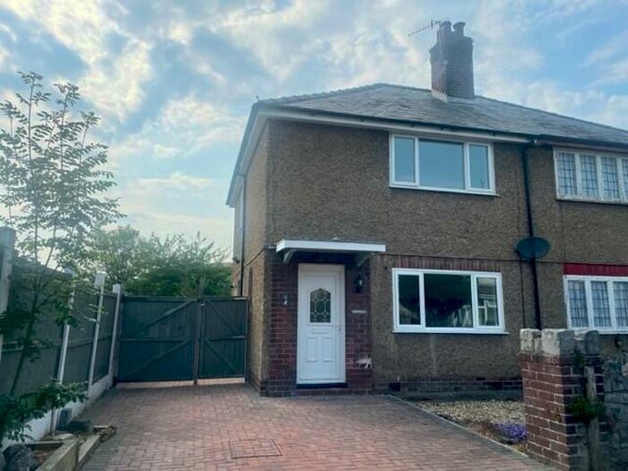 2 Bedroom House To Rent In Garth Road South, Mochdre, LL28