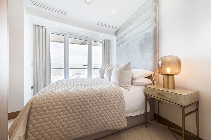 2 Bedroom Apartment To Rent In Arena Tower, Crossharbour Plaza, Canary Wharf, London, E14