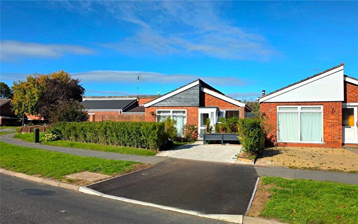 2 Bedroom Bungalow For Sale In Woodloes Avenue South, Woodloes Park, Warwick, Warwickshire, CV34