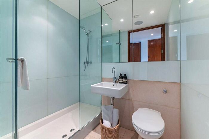 3 Bedroom Flat To Rent In Oval Road, London, NW1