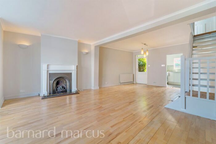 3 Bedroom Property To Rent In Geraldine Road, London, W4