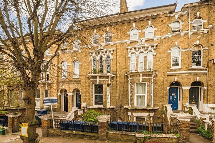 2 Bedroom Flat For Sale In Alfred Road, Acton, W3