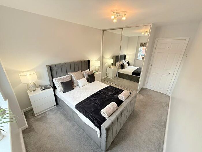 2 Bedroom Apartment To Rent In Langton's Wharf, LS2