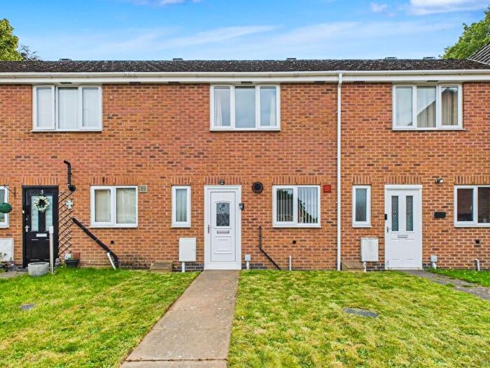 2 Bedroom Town House For Sale In Greenway Drive, Littleover, Derby, DE23