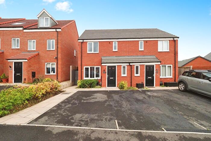 3 Bedroom Semi-Detached House For Sale In Badger Close, East Leake, Loughborough, LE12