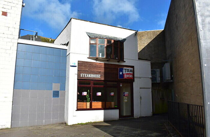 2 Bedroom Apartment To Rent In Central Yeovil, Somerset, BA20