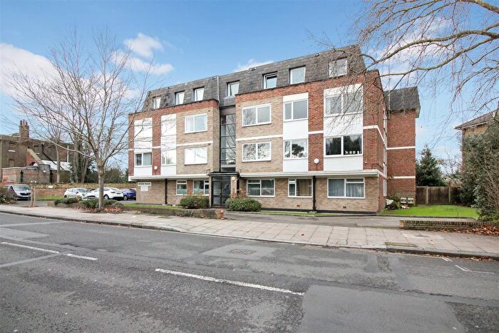 1 Bedroom Flat For Sale In London Road, Twickenham, TW1
