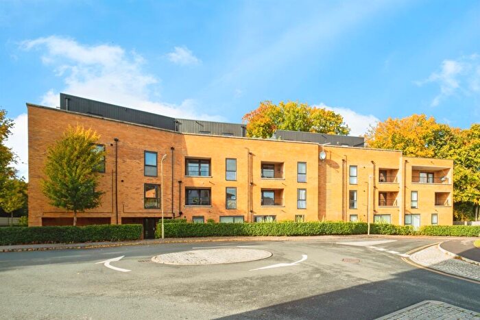 2 Bedroom Flat For Sale In Divot Way, Basingstoke, RG24