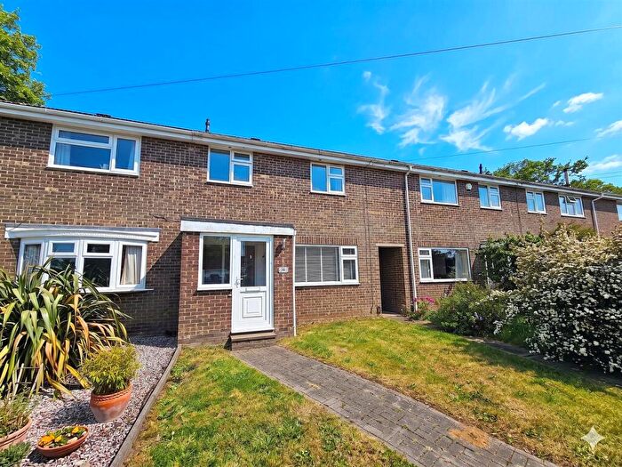 3 Bedroom Terraced House For Sale In Blossom Close, Botley, Southampton, SO30