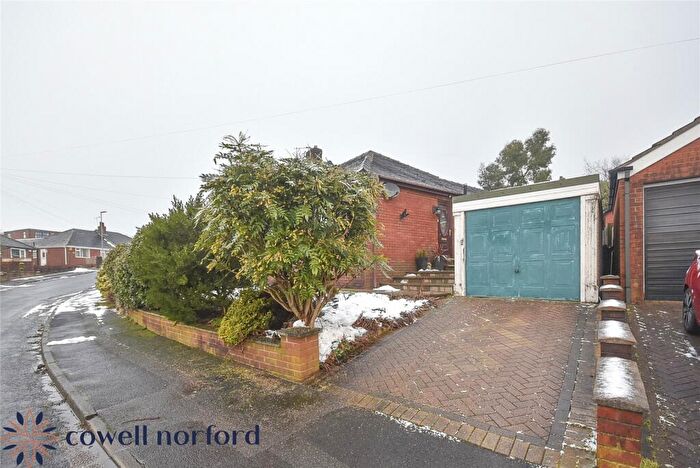 2 Bedroom Bungalow For Sale In Bedford Avenue, Shaw, Oldham, Greater Manchester, OL2